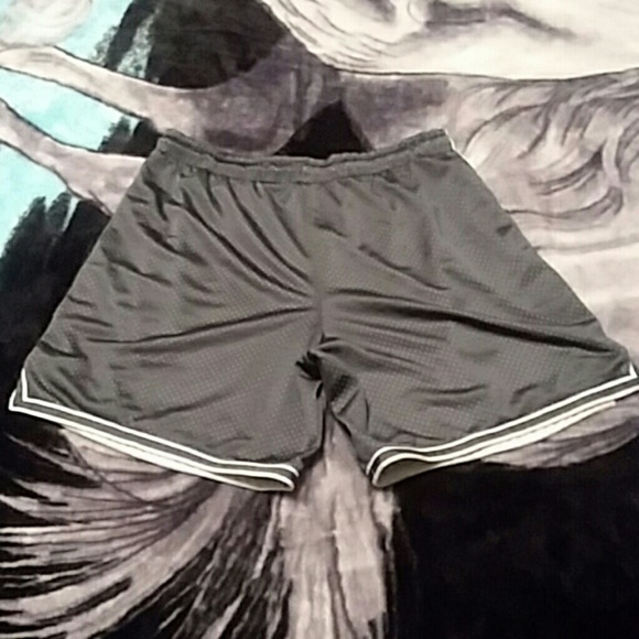 Nike women's Sports shorts - Picture 2 of 4